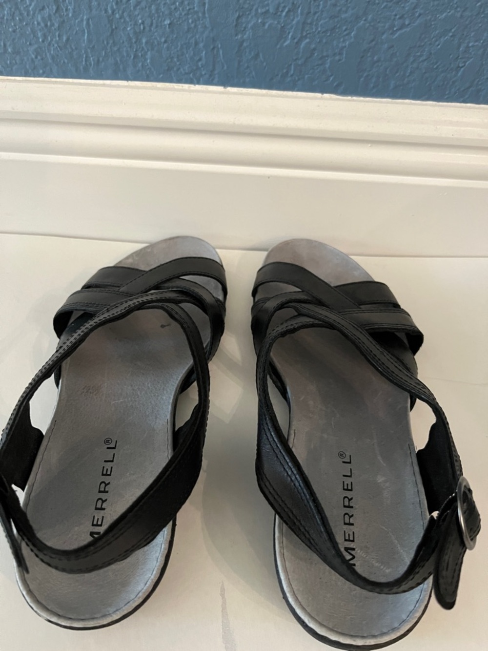 Merrell Women's Black Crisscross Strap Sandals - Picture 4 of 5